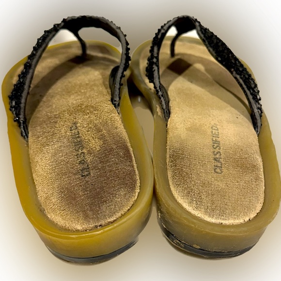 VTG CLASSIFIED BLACK SEQUIN SANDAL FLIP FLOP WEDGE SZ: 8 SWIM BEACH POOL CASUAL - Picture 4 of 5